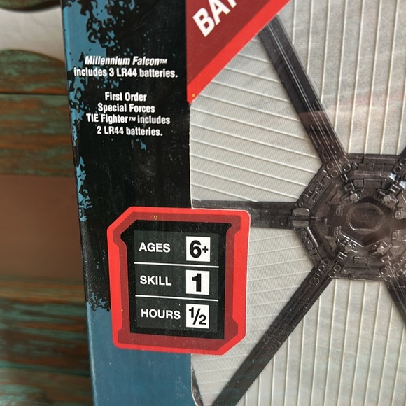 Star Wars Battle Damage Pack Millennium Falcon & Tie Fighter Revell Disney - Picture 4 of 8